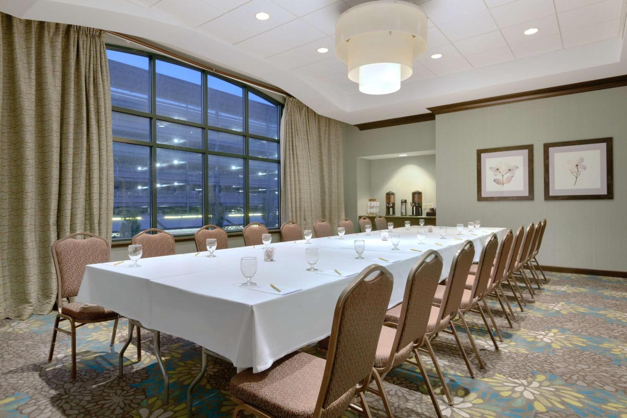 Hilton Garden Inn וורצ'סטר מראה חיצוני תמונה