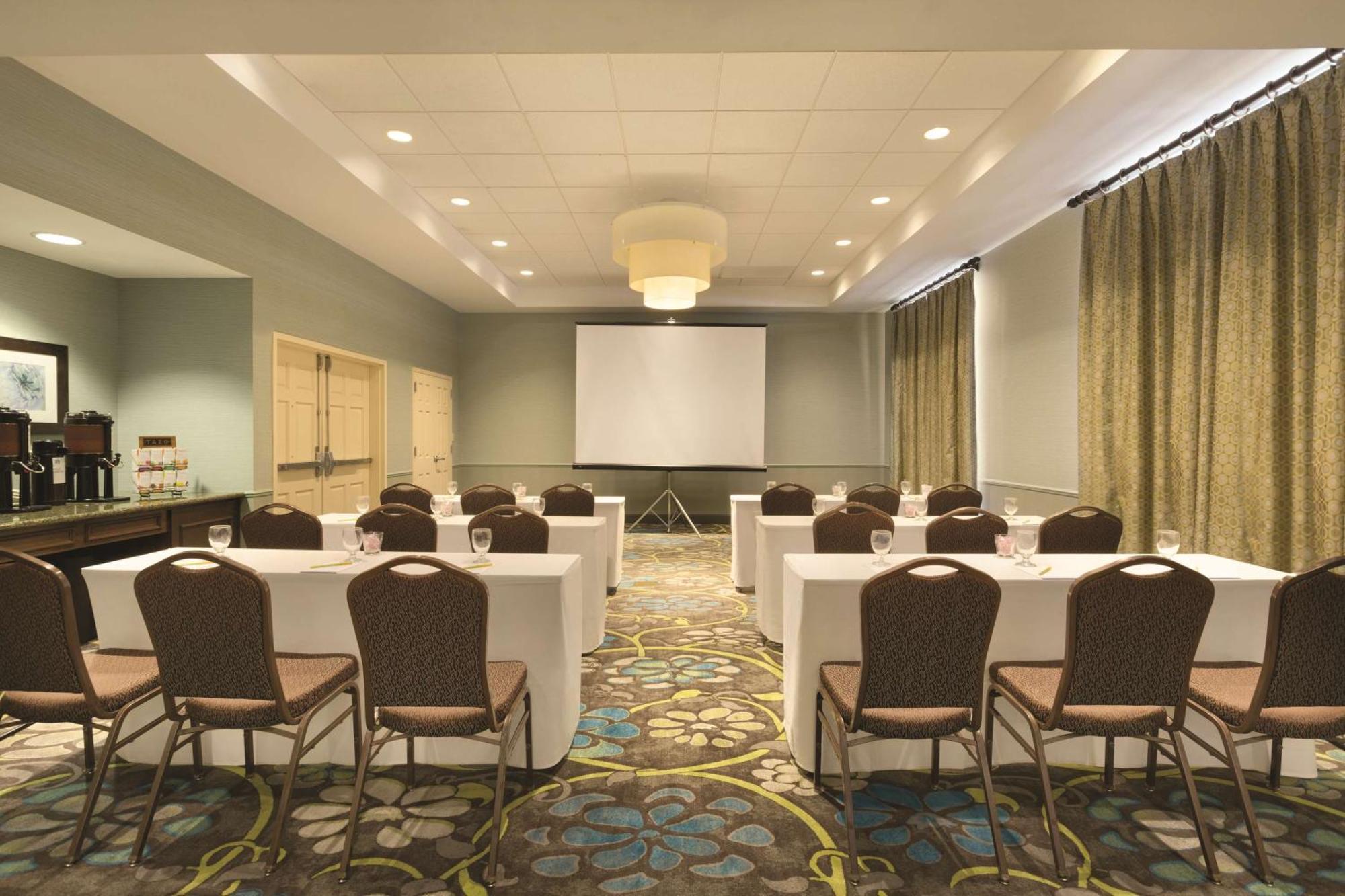 Hilton Garden Inn וורצ'סטר מראה חיצוני תמונה